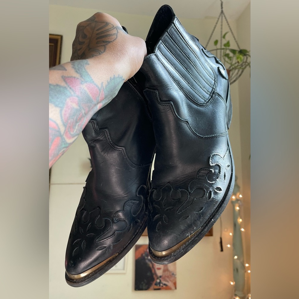 UO Matisse Women’s Milo Western Leather Booties